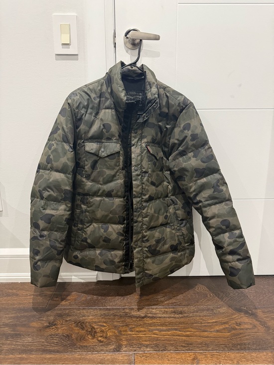 Levi's Other - Levi's Men's Camo Quilted Puffer Jacket - Olive Green